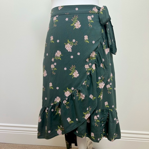 Floral Green Faux-Wrap Hi-Lo Skirt Juniors L - Picture 1 of 6